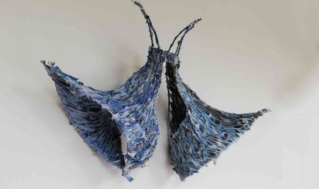 Kot pantolondan "Başka Biçim" sergisi