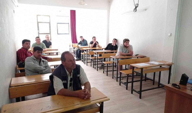 Köyceğiz'de çiftçilere bitki koruma konusunda eğitim verildi
