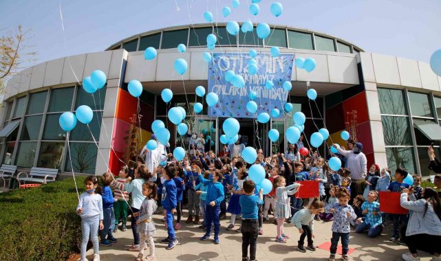 Kreş öğrencilerinden otizm farkındalığı