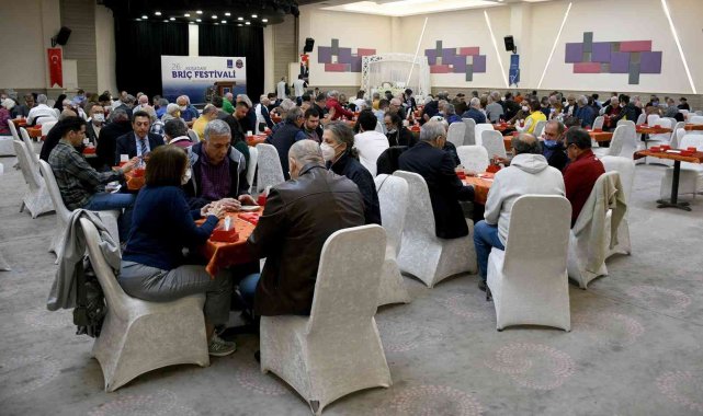 Kuşadası'nda Briç Festivali Başladı