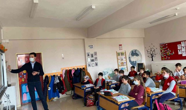 Kütahya'da ilkokul öğrencilerine Afet Farkındalık Eğitimi ve Tahliye Tatbikatı