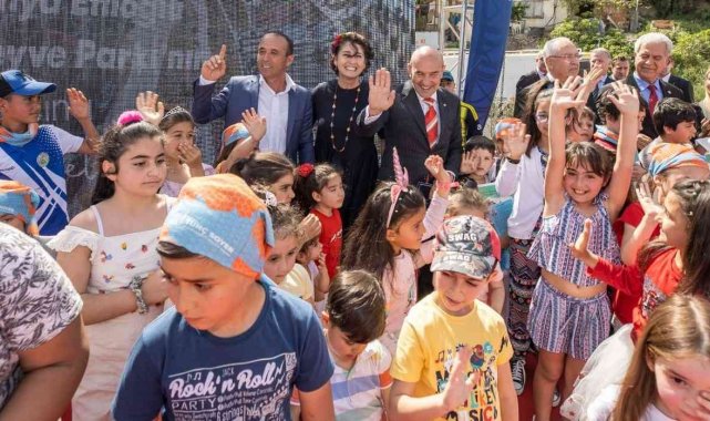 Limontepeli çocuklara 23 Nisan hediyesi