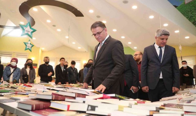 Liselere uzmanlık kütüphanesi