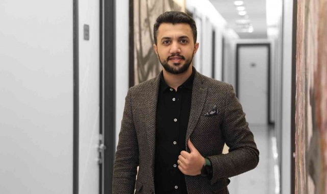 Lygos Klinik'in kurucusu Sinan Özer: "HIV pozitif hastaları ötekileştirilmemeli"