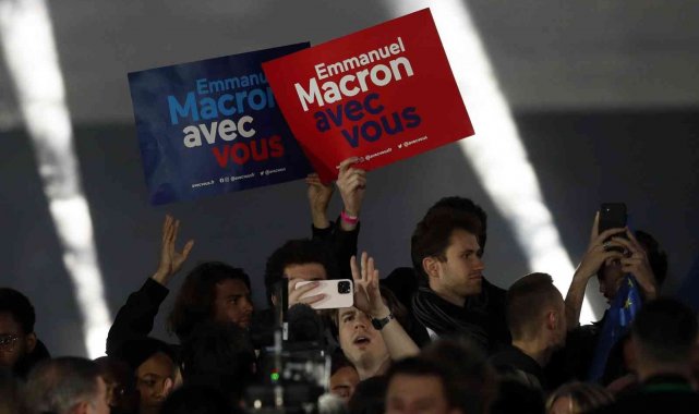 Macron'dan zafer konuşması: "Birçok yurttaşım beni desteklemek için değil, aşırı sağı engellemek için bana oy verdi"