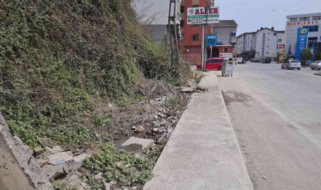 Mahalleye akan lağım vatandaşları isyan ettirdi