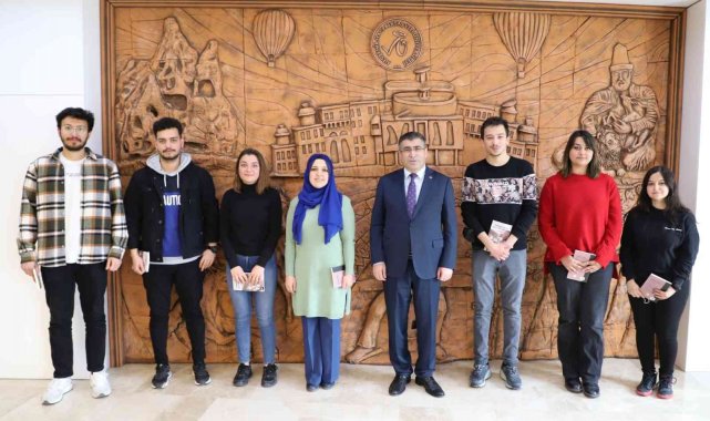 Makedonya'da Gençlik Kampına katılacak olan NEVÜ öğrencileri rektör Aktekin'i ziyaret etti
