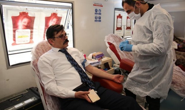 Malatya polisinden kan bağışı