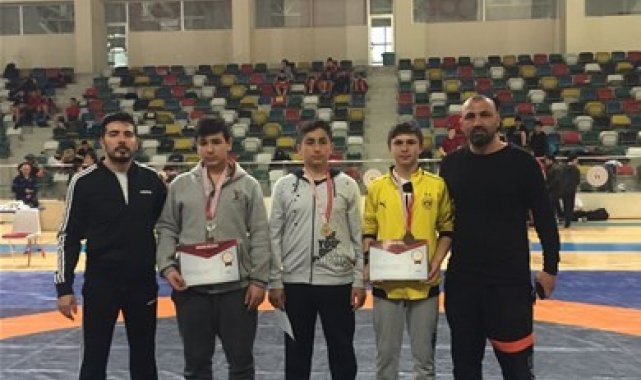 Malatyalı güreşçilerin Türkiye Şampiyonası sevinci