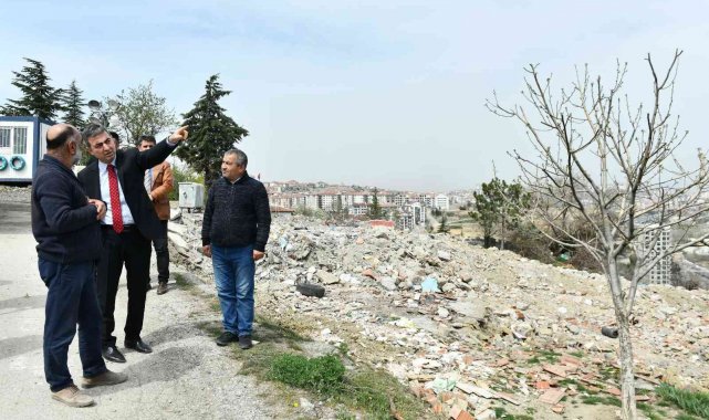Mamak'ta kentsel dönüşüm tüm hızıyla sürüyor: Bölgede atık temizliği başladı
