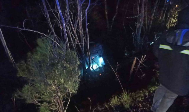 Manisa'da işçi servisi dereye uçtu: 7 yaralı