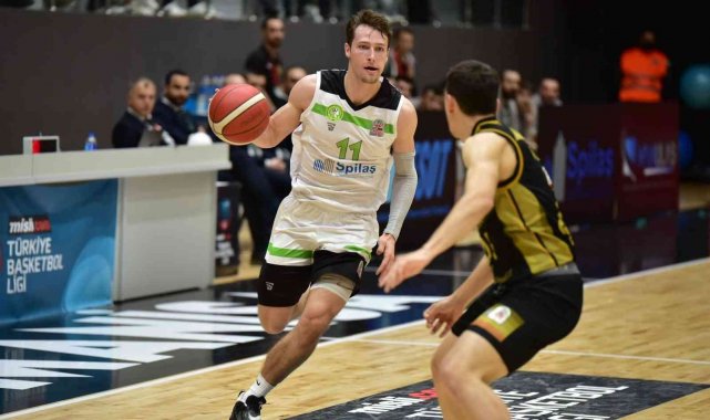 Manisa'nın dev adamları derbiyi farklı kazandı