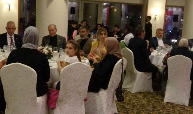 Marmaris Kaymakamlığı, yardımlaşma vakfına kayıtlı vatandaşlara iftar programı düzenledi