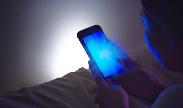 Mavi ışıktan kaçınmak için bunlara dikkat edin