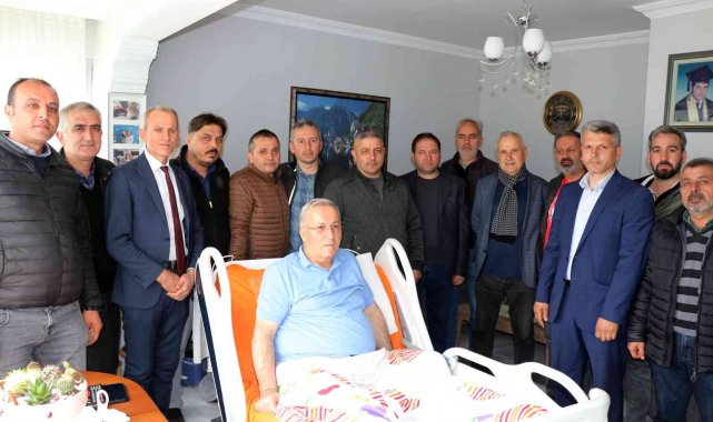 Mazbatalarını alıp saldırıya uğrayan Başkan Azman&#039;ı ziyaret etti