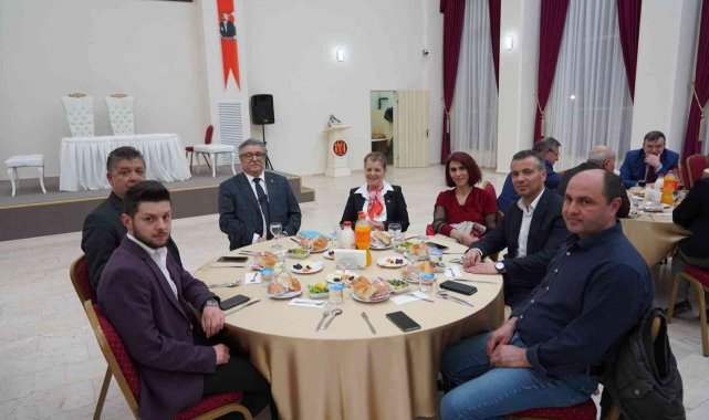 Meclis üyeleri ve muhtarlarla iftar yemeğinde bir araya geldi