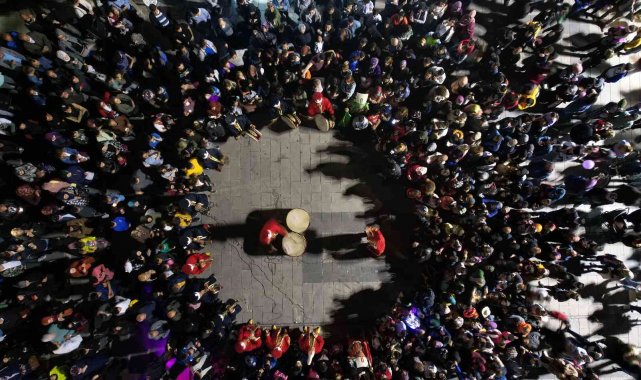 Mehter takımlı "23 Nisan" coşkusu