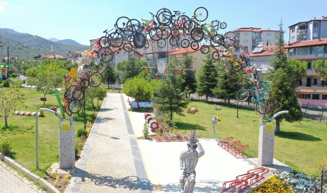 Merkezefendi'de çocuklar için geri dönüşüm parkı tamamlandı