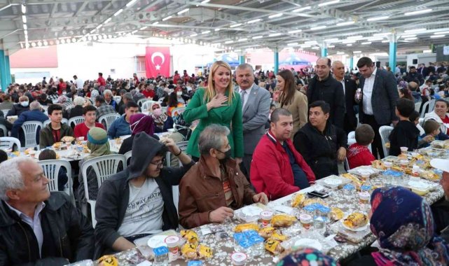 Merkezefendi'de ilk iftar sofrası Muratdede Mahallesi'nde kuruldu