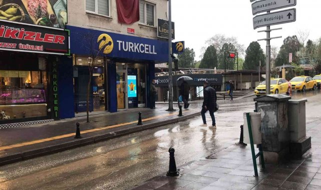Meteorolojinin sarı kod ile uyardığı Trakya'da beklenen sağanak başladı