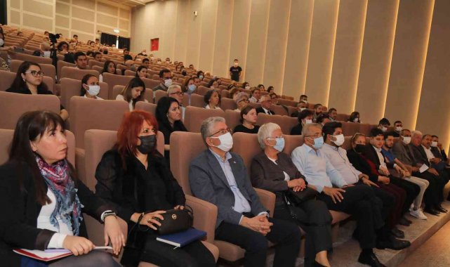 Mezitli Belediyesi çalışanlarına metaverse semineri