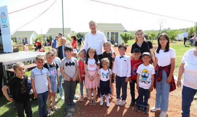 Mezitli'de çocuklar bayramı 'Mutlu Yaşam Köyü'nde kutladı