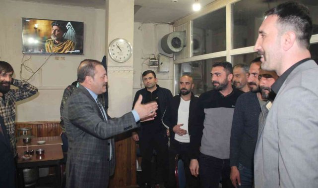 MHP il Başkanı Karataş iftar sonrası Şükrü Paşa'da esnaf ve vatandaşlarla bir araya geldi