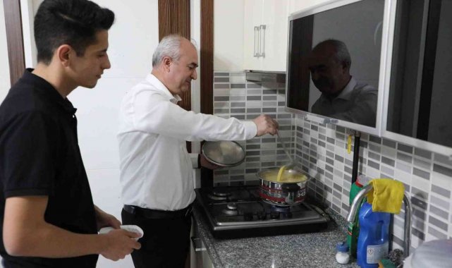 MHP İl Başkanı Yusuf Garip iftara öğrenci evine konuk oldu