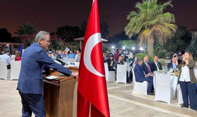 Milli Eğitim Bakanı Özer, Katar&#039;da öğretmenler ve Türk vatandaşları ile iftar yaptı