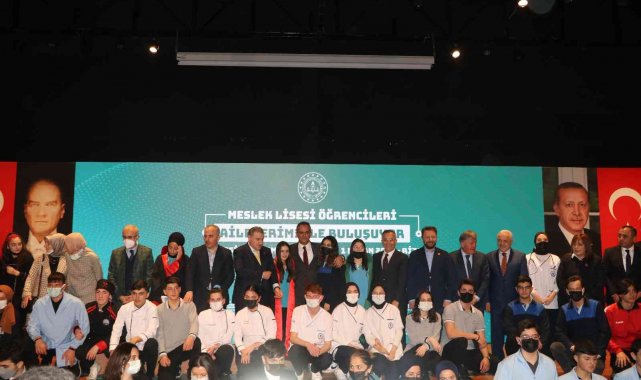 Milli Etiğim Bakanı Özer: "Bir zamanlar ne olacak bu meslek liselerinin halinden gelinen nokta artık herkesin yer almak istediği bir meslek lisesi"