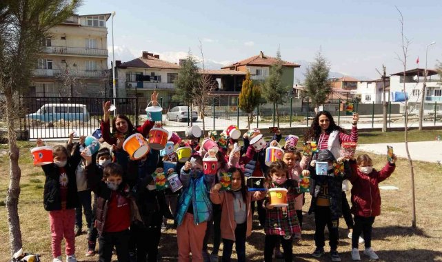 Minik öğrenciler sürdürebilir dünya için etkinlere katılıyor