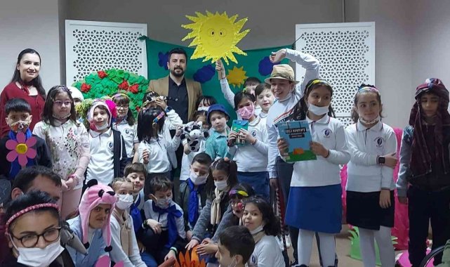 Minik öğrencilerden kütüphaneye ziyaret