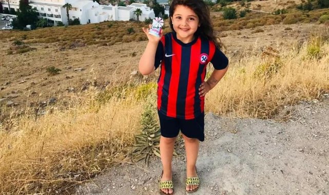 Minik taraftar takımına destek oldu