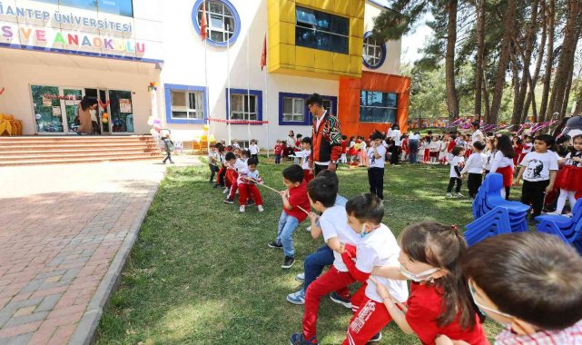 Minikler 23 Nisan&#039;ı coşkuyla kutladı