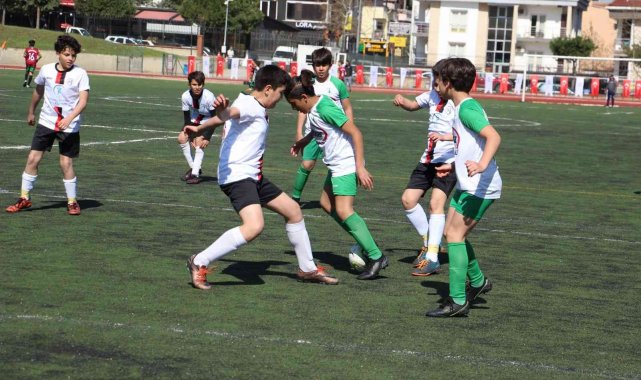 Minikler ara tatilde futbola doyacak