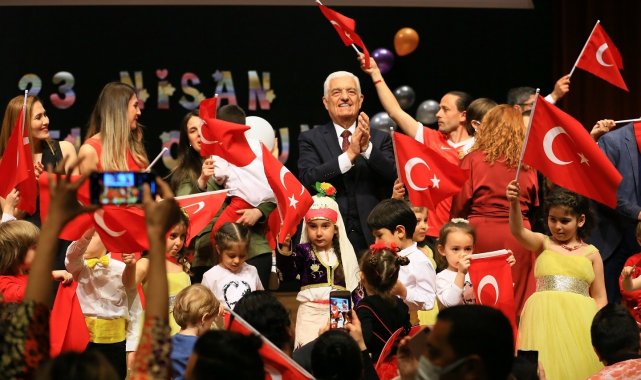 Miniklerin 23 Nisan gösterisi ilgiyle izlendi