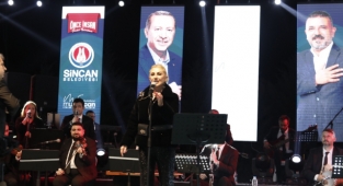 Muazzez Ersoy ve Ümit Besen Sincan’da konser verdi