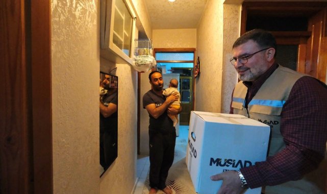 MÜSİAD İzmir'den erzak ve iftarlık yardımı