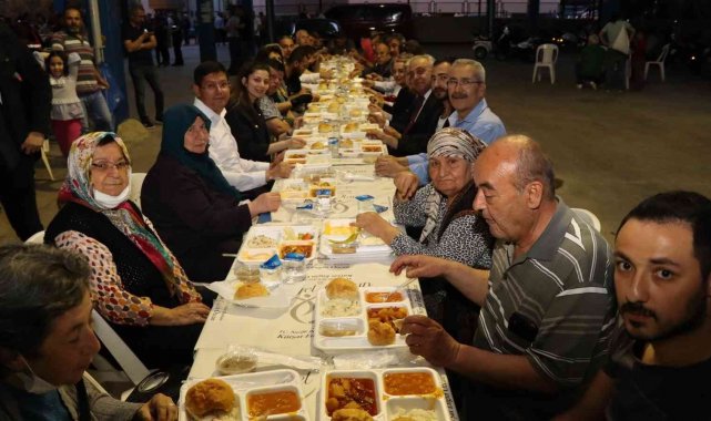 Nazilli'de 10 binlerce kişi aynı sofrada buluşuyor
