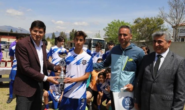 Nazilli'de şampiyonlar kupalarını aldı