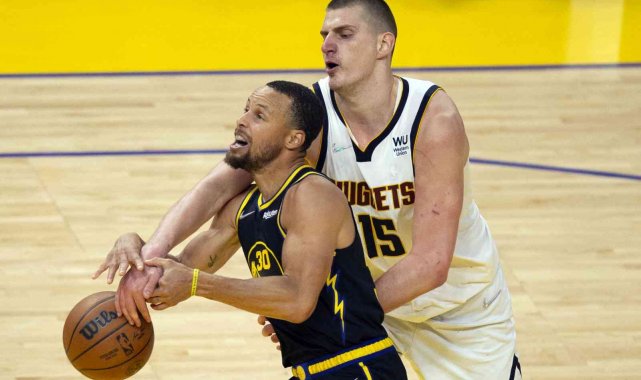 NBA'de Golden State Warriors ve Milwaukee Bucks yarı finale yükseldi