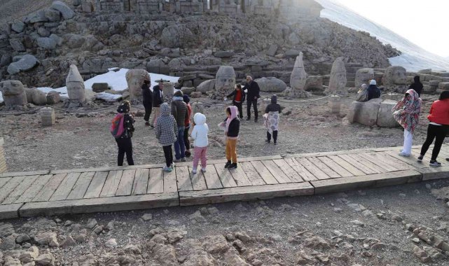 Nemrut Dağı'nda turizm sezonu açıldı