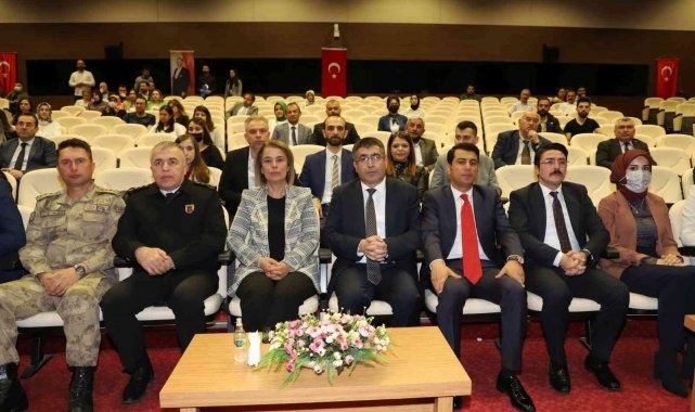 NEVÜ'de 'Ben Olsaydım' temalı Bağımlılıkla Mücadele Çalıştayı başladı