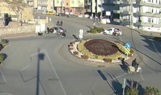 Niğde'de 2 kişi kaza sırasında araçtan böyle fırladı