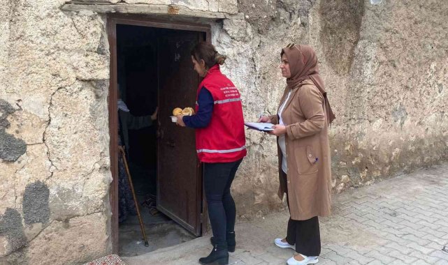 Nusaybin'de ihtiyaç sahiplerine evlere sıcak yemek servisi