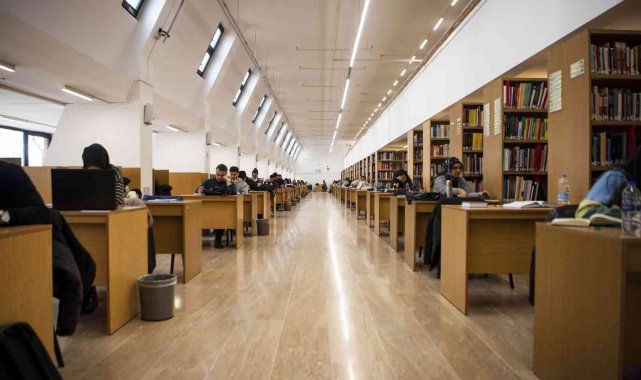 Öğrenci odaklı Anadolu Üniversitesi Kütüphanesi 724 hizmet veriyor