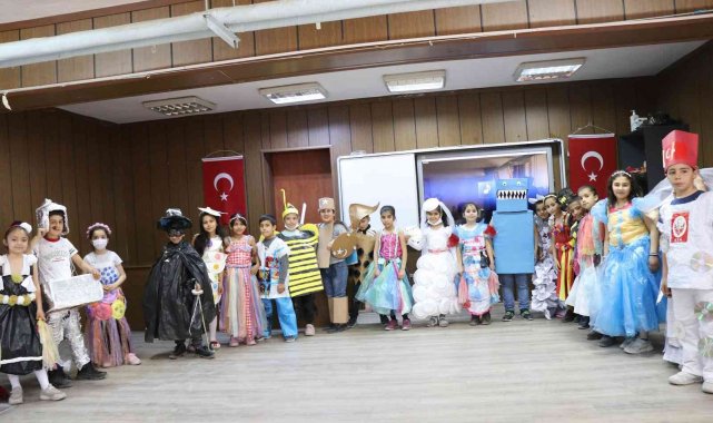 Öğrencilerden 23 Nisan'da sıfır atık defilesi