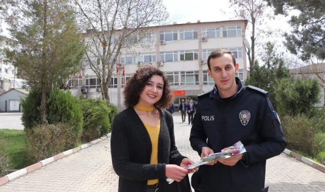 Öğrencilerden polislere ziyaret