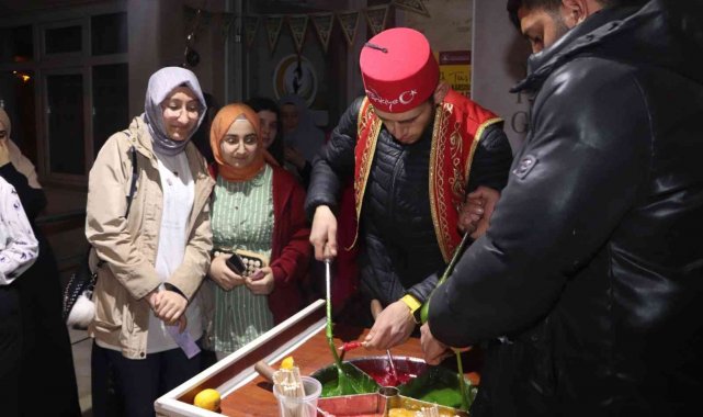 Öğrencilere Osmanlı macunu ikram edildi