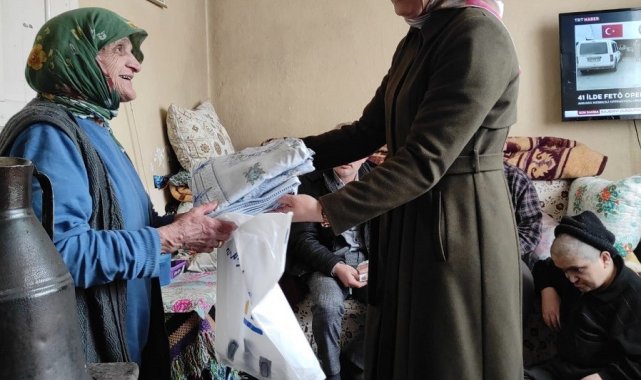 Öğretmenlerden ihtiyaç sahiplerine gıda kolisi desteği